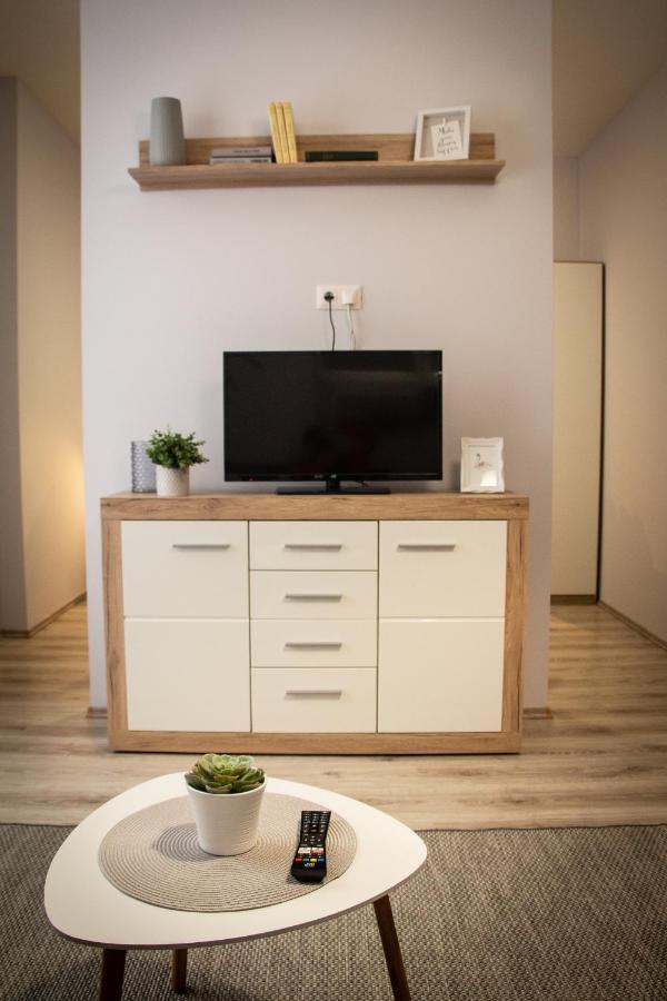 Loli Apartman 미슈콜츠 외부 사진